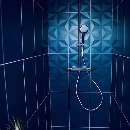 Romantiskt hotell L'evasion Laos Avec Jacuzzi Privatif Prinquiau